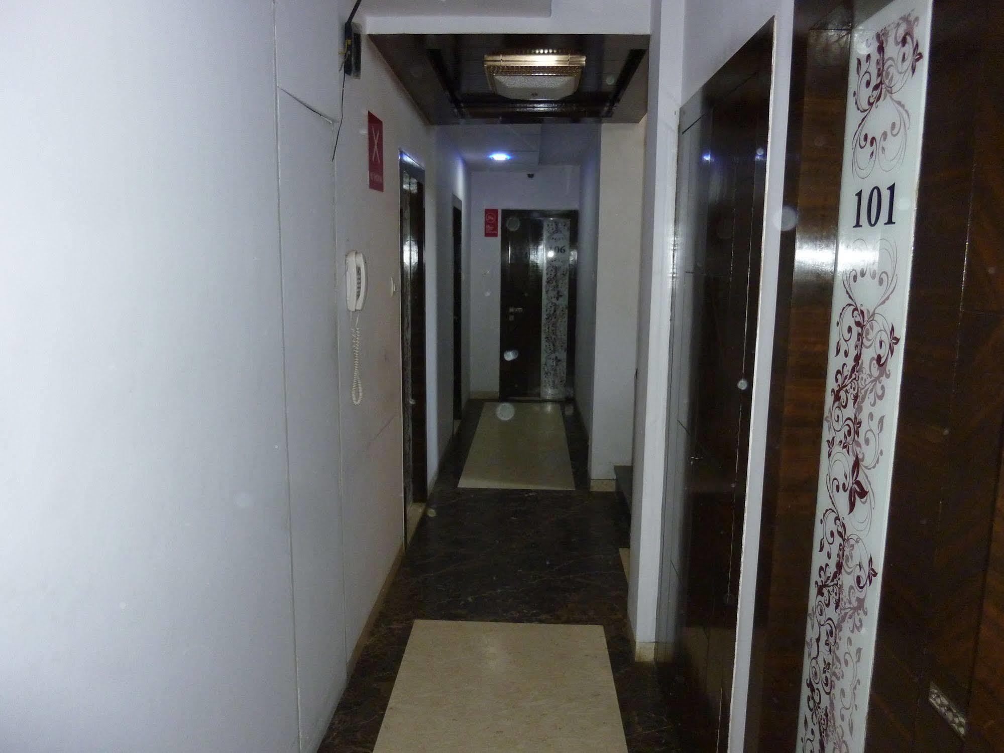 Fabexpress Satellite Hotel Mumbai Exterior photo